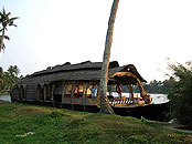 Kerala Holiday Packages, Kerala Tour Packages, Kerala Honeymoon Holidays, Kerala Houseboats