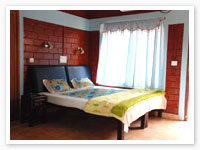 Kuttanad Scenic Villa :: Houseboat Cruises, Kerala Tour Packages, Ayurvedic treatments, Massage, Native Performing Arts, Honeymoon Holidays, etc. 